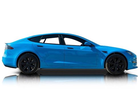 Used 2022 Tesla Model S Plaid image 2