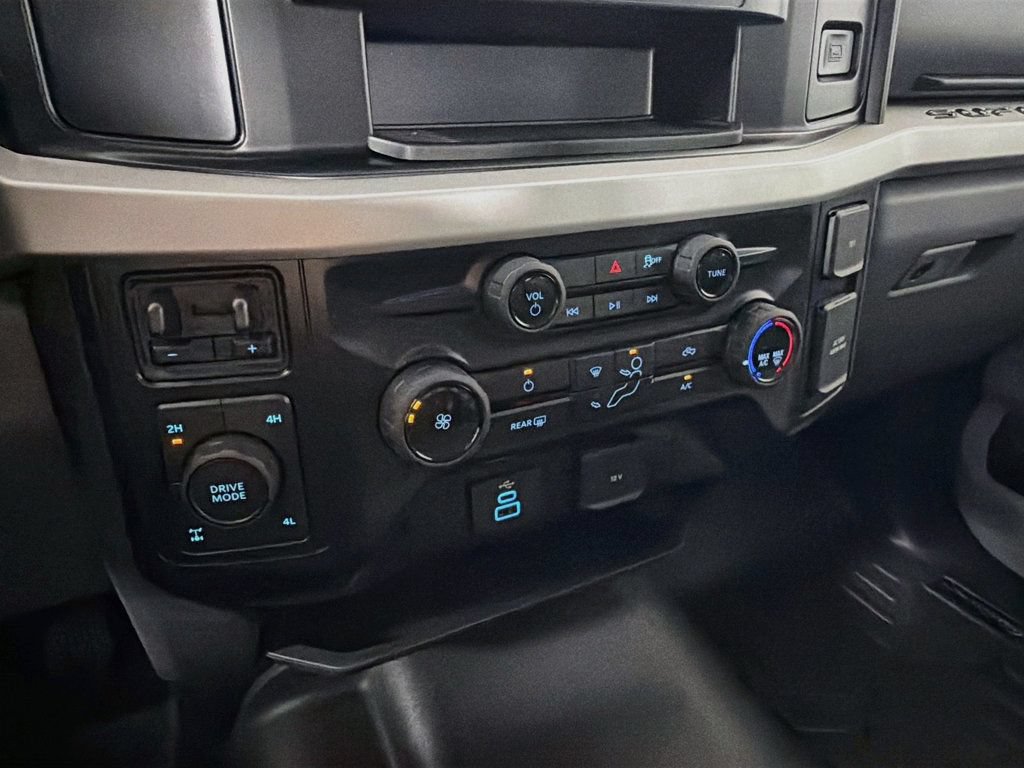 Used 2025 Ford F250 XLT w/ FX4 Off-Road Package AWD/4WD image 15