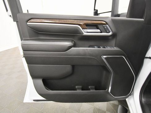 Used 2024 GMC Sierra 3500 SLE image 12