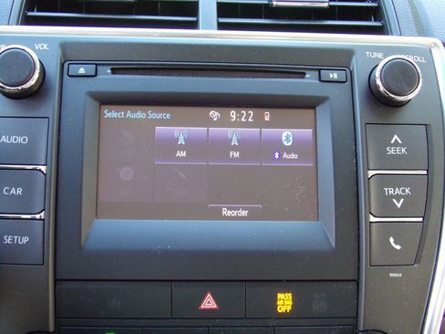 Used 2017 Toyota Camry SE image 31