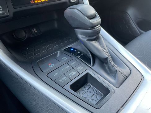 Used 2025 Toyota RAV4 XLE image 43