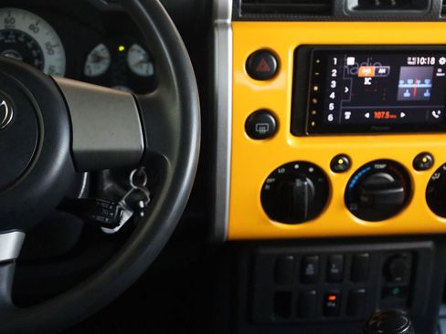 Used 2007 Toyota FJ Cruiser 4WD image 25