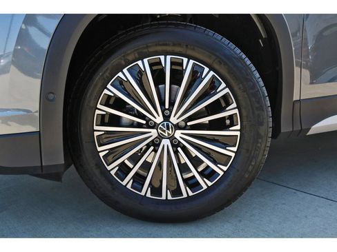 Used 2025 Volkswagen Tiguan S FWD image 30