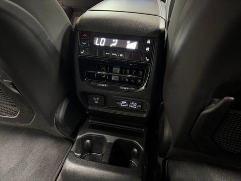 Used 2021 Jeep Grand Cherokee L Limited AWD/4WD image 19