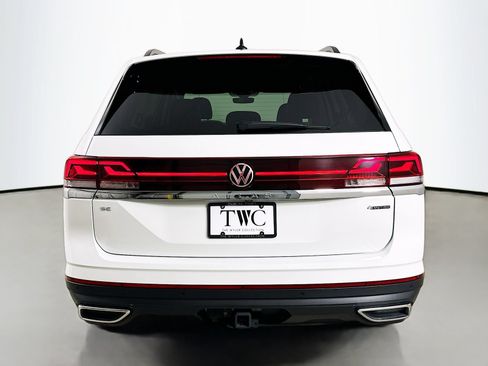 Used 2025 Volkswagen Atlas SE AWD/4WD image 6