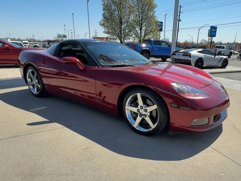 Used 2007 Chevrolet Corvette Coupe w/ Preferred Equipment Group RWD image 2