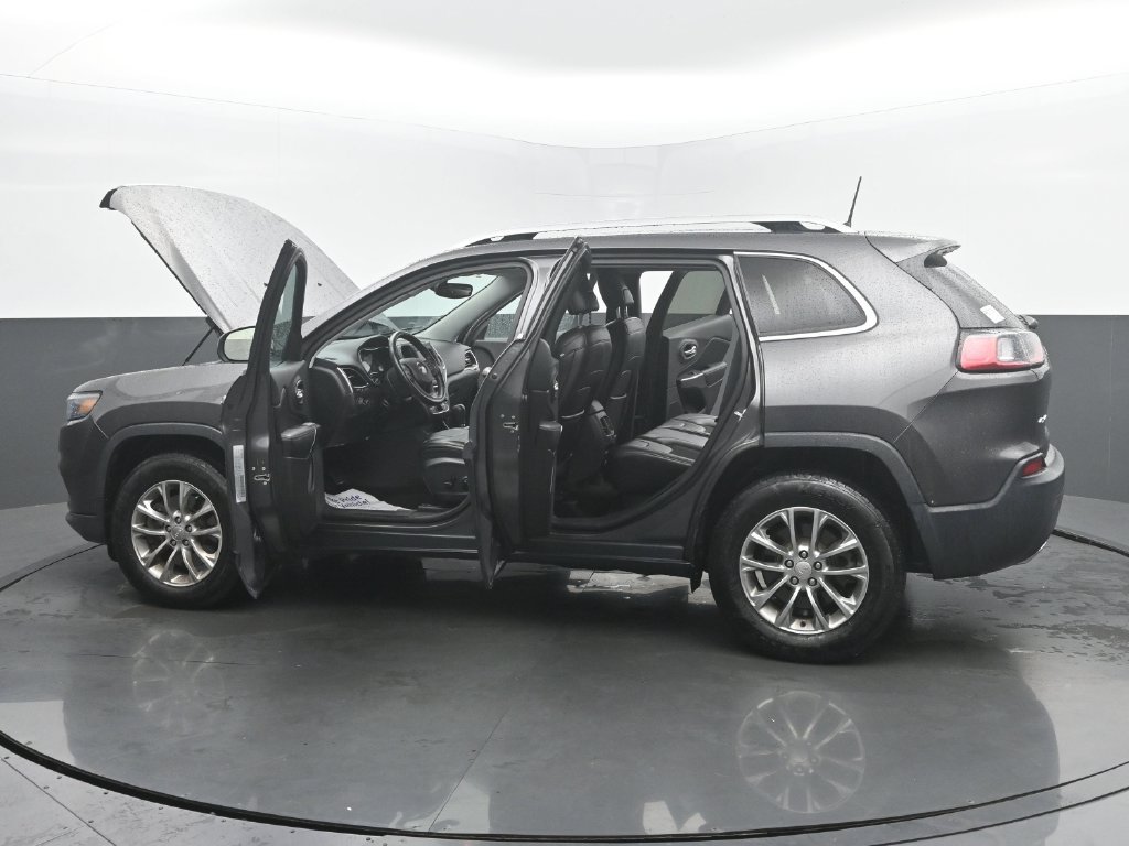 Used 2019 Jeep Cherokee Latitude Plus w/ Comfort/Convenience Group AWD/4WD image 57
