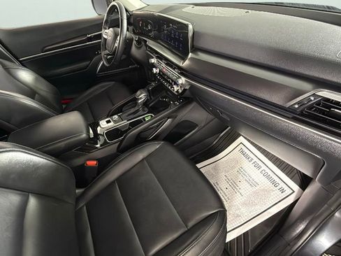 Used 2024 Kia Telluride S image 35