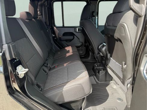New 2026 Jeep Gladiator Mojave AWD/4WD image 14