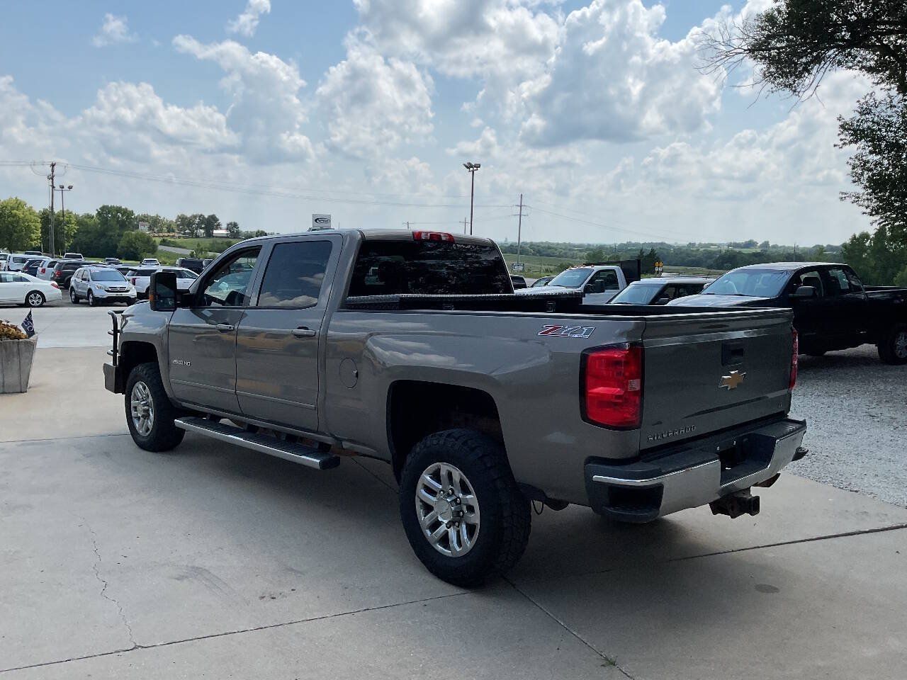 Used 2017 Chevrolet Silverado 2500 LT w/ LT Fleet Convenience Package AWD/4WD image 7