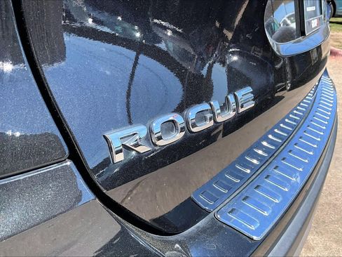 Used 2017 Nissan Rogue SV w/ Midnight Edition Package image 30