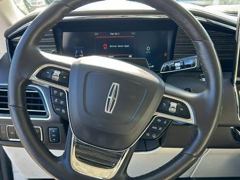 Used 2023 Lincoln Navigator Black Label image 21