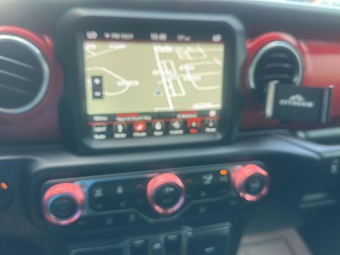 Used 2018 Jeep Wrangler Unlimited Rubicon AWD/4WD image 31