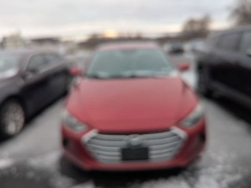 Used 2018 Hyundai Elantra SEL image 2