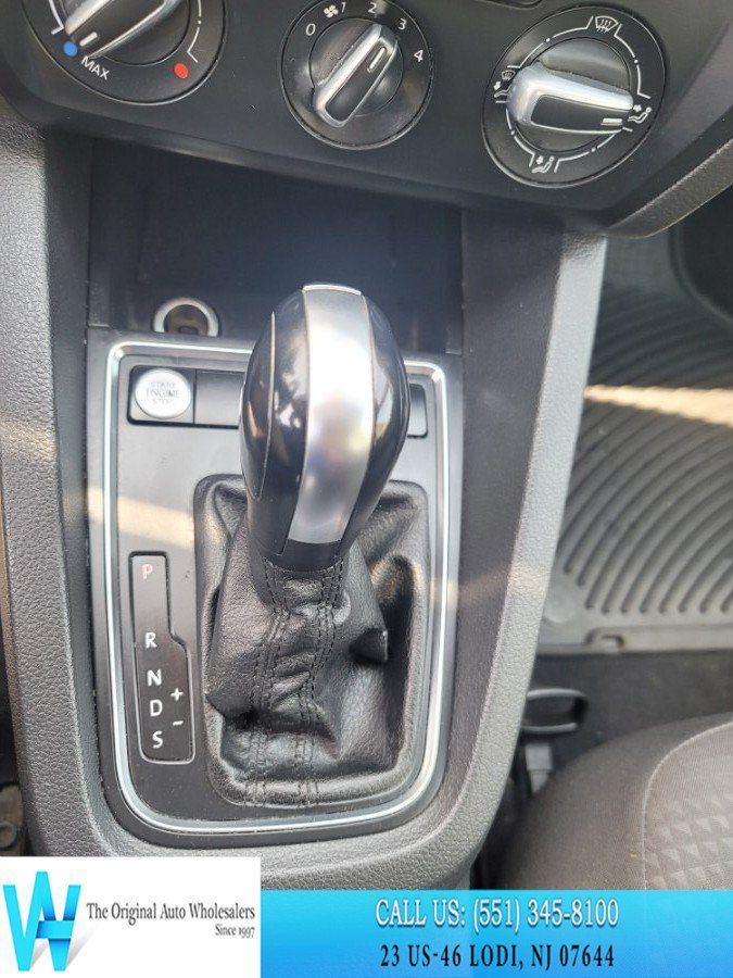 Used 2015 Volkswagen Jetta SE FWD image 20