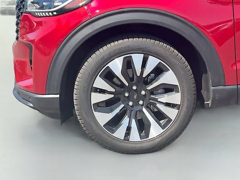 Used 2025 Ford Explorer Platinum w/ LUX Leather Package AWD/4WD image 10