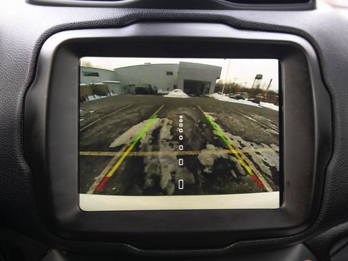 Used 2023 Jeep Renegade Trailhawk image 15