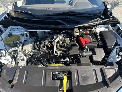 Used 2021 Nissan Rogue SV image 31