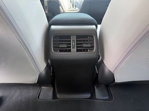 Used 2015 Honda CR-V LX image 12