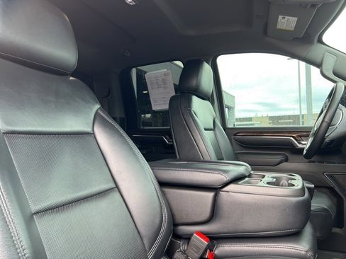 Used 2024 GMC Sierra 2500 SLE w/ SLE Value Package; image 5