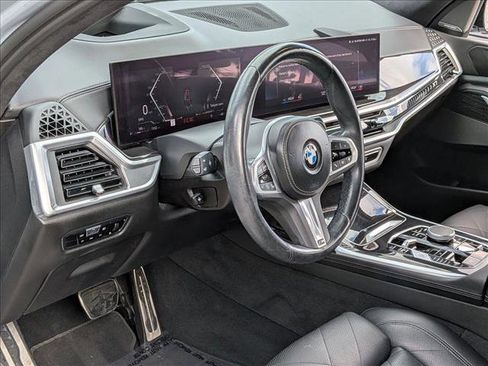 Used 2023 BMW X7 xDrive40i w/ M Sport Package image 10