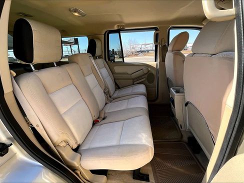 Used 2006 Ford Explorer XLT image 18