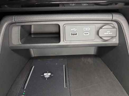 Certified 2025 Honda Pilot Touring image 33