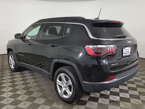 Used 2023 Jeep Compass Latitude AWD/4WD image 4