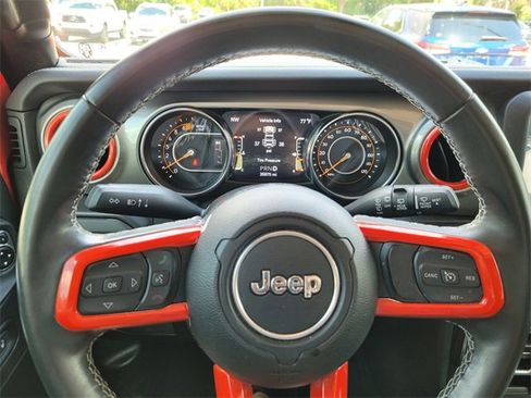 Used 2022 Jeep Wrangler Unlimited Sahara image 34