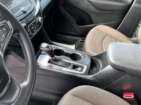 Used 2019 Chevrolet Equinox LT FWD image 15