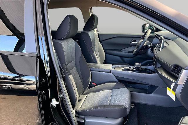 Certified 2026 Nissan Rogue SV FWD image 9