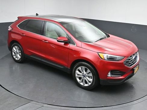Certified 2022 Ford Edge Titanium w/ Class II Trailer Tow Package image 44