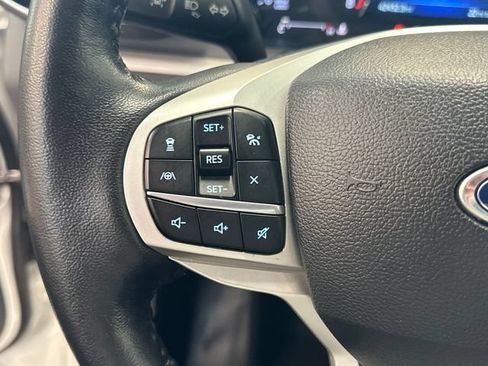 Used 2023 Ford Explorer XLT w/ Equipment Group 202A AWD/4WD image 37