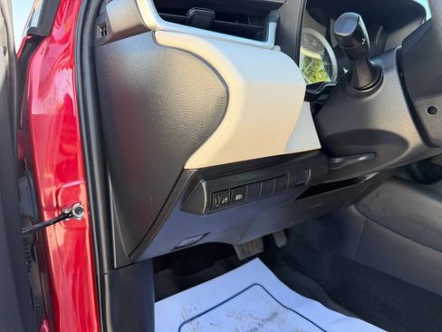 Used 2020 Toyota Corolla LE FWD image 17