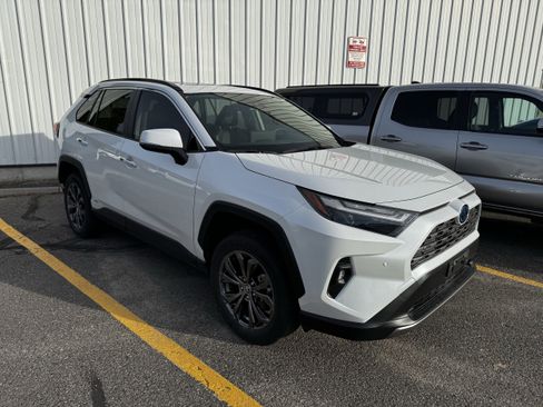 Used 2023 Toyota RAV4 Limited image 1
