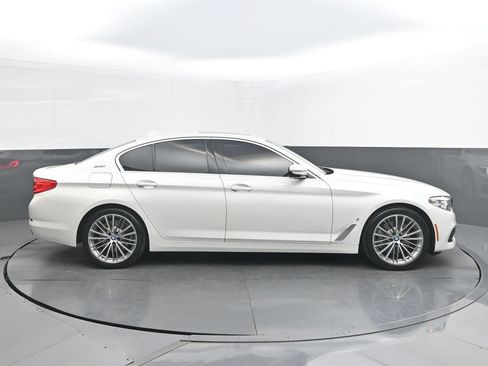 Used 2019 BMW 530e w/ Convenience Package RWD image 8