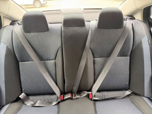 Used 2025 Nissan Versa SV image 38