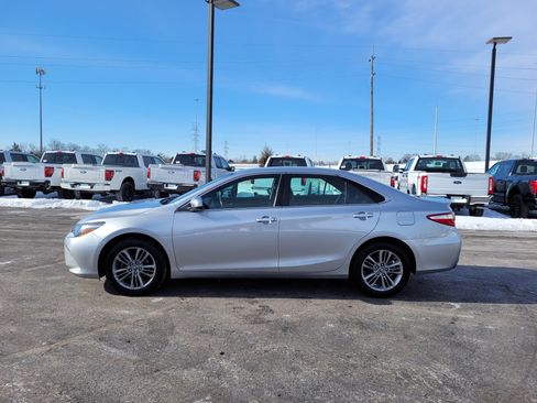Used 2017 Toyota Camry SE image 7