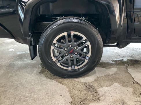 Used 2024 Toyota Tacoma TRD Sport w/ TRD Sport Premium Package AWD/4WD image 18