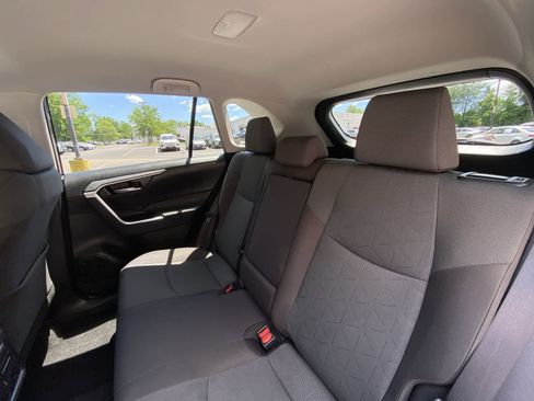 Used 2025 Toyota RAV4 XLE AWD/4WD image 30