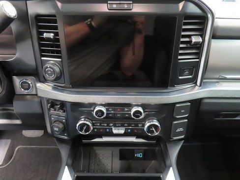 Used 2025 Ford F250 Platinum w/ FX4 Off-Road Package image 15