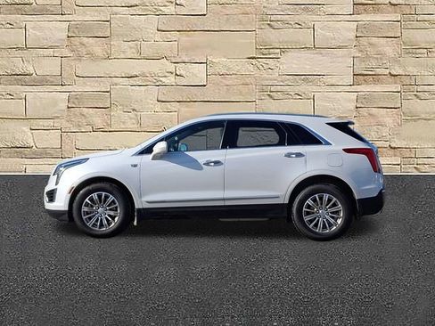 Used 2019 Cadillac XT5 Luxury image 2