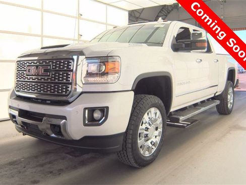 Used 2018 GMC Sierra 2500 Denali w/ Duramax Plus Package image 15