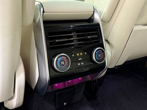 Used 2024 Land Rover Range Rover Long Wheelbase SE image 46