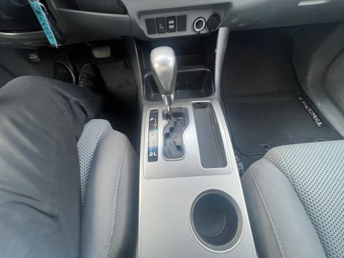 Used 2015 Toyota Tacoma 4x4 Access Cab V6 w/ TRD Off-Road Package image 17