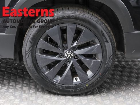 Used 2022 Volkswagen Taos S w/ IQ Drive S Package image 8