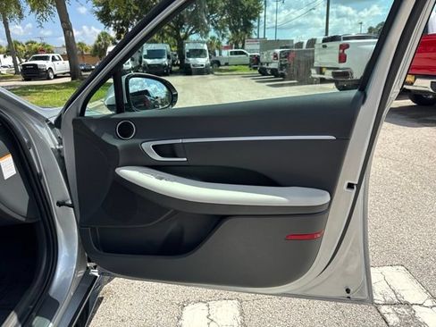 Used 2025 Hyundai Sonata SEL FWD image 15