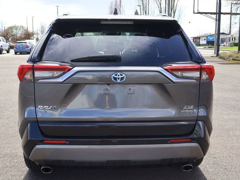 Used 2020 Toyota RAV4 XSE image 5