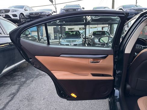 Used 2018 Lexus ES 350 w/ Navigation System Package image 14