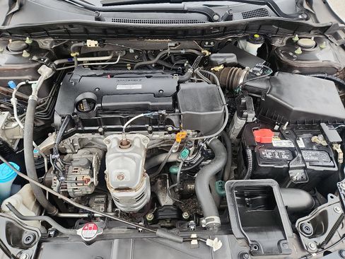 Used 2016 Honda Accord LX image 27